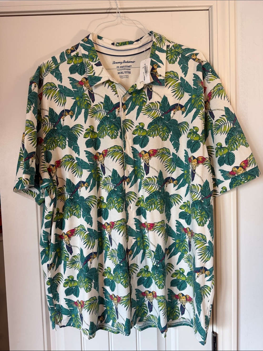 Tommy Bahama Island zone button down T-shirt